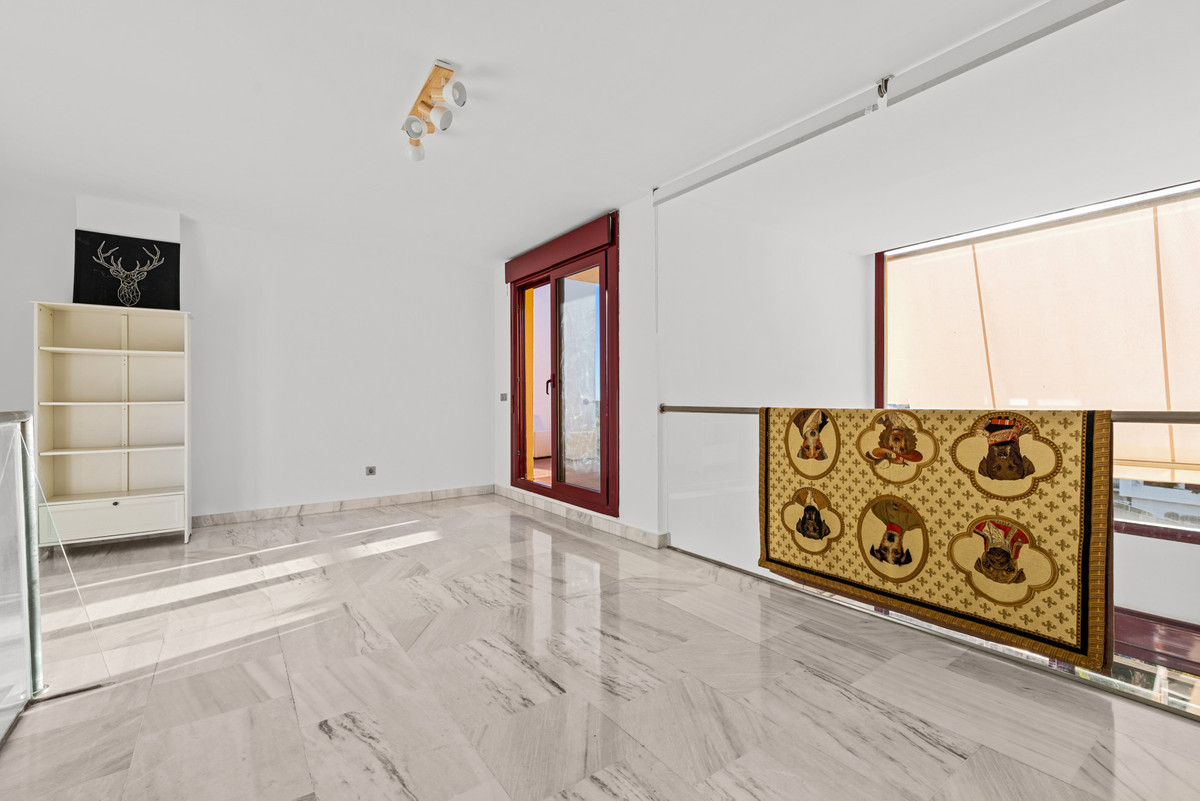 2 Bed Apartment for sale in Estepona Costa Del Sol, Málaga, Spain