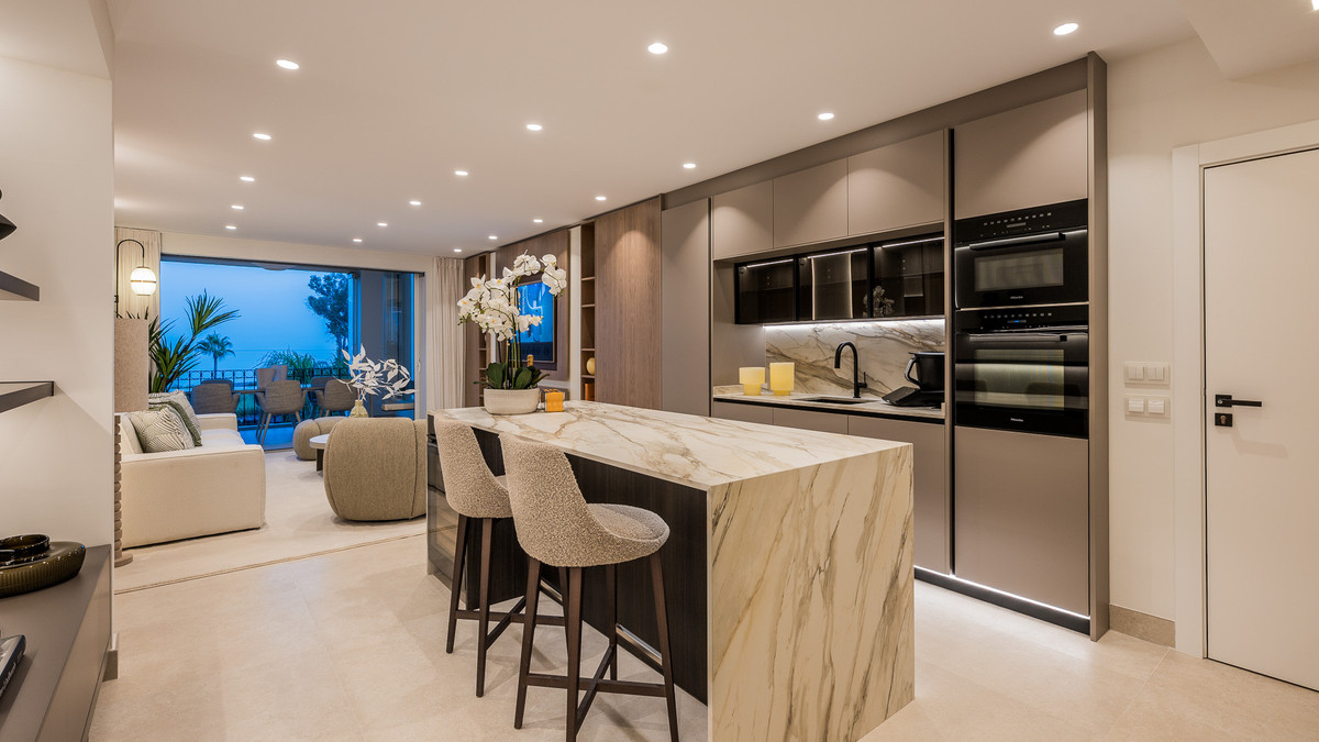 3 Bed Apartment for sale in Estepona Costa Del Sol, Málaga, Spain