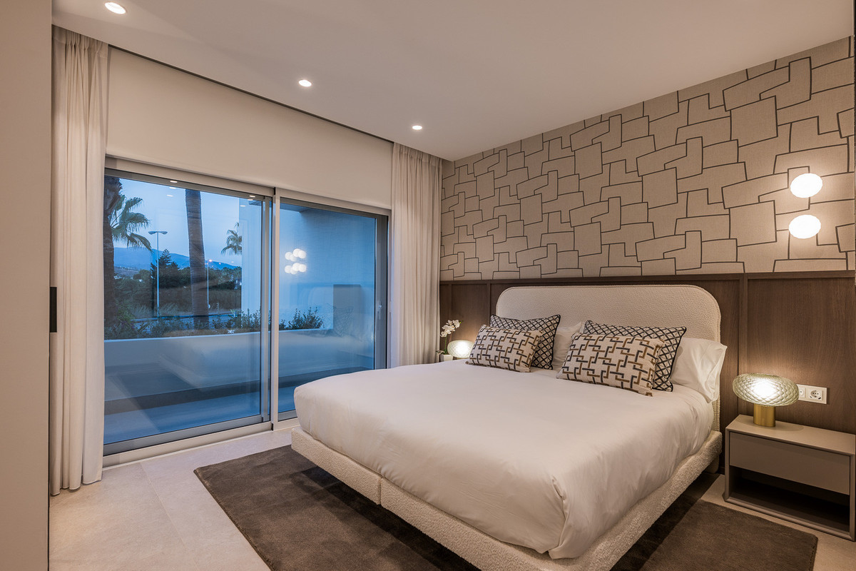 3 Bed Apartment for sale in Estepona Costa Del Sol, Málaga, Spain