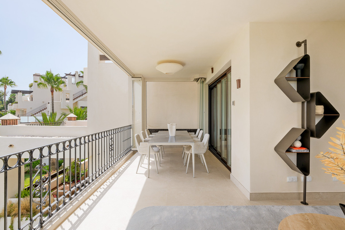 3 Bed Apartment for sale in Estepona Costa Del Sol, Málaga, Spain