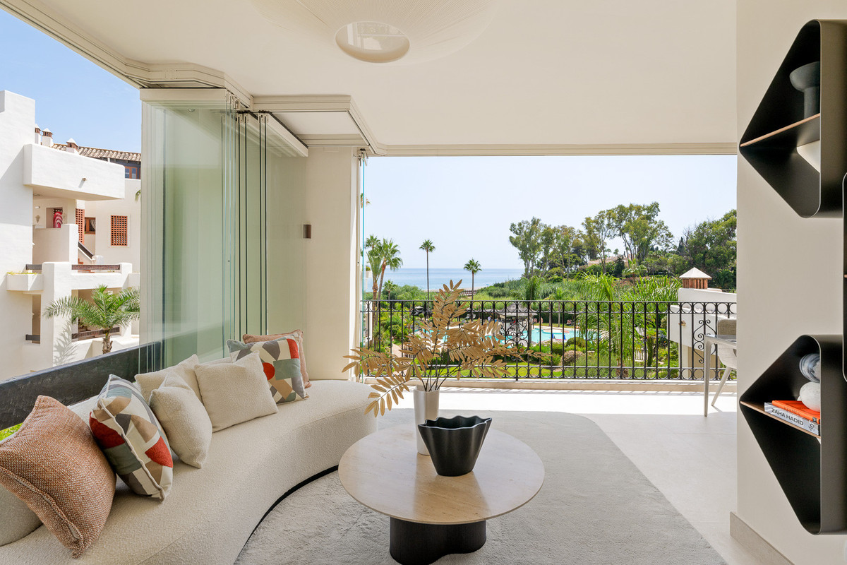 3 Bed Apartment for sale in Estepona Costa Del Sol, Málaga, Spain