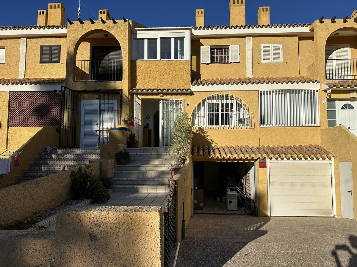 Se vende Adosada de 4 dormitorios en Costa Blanca, Alicante, España