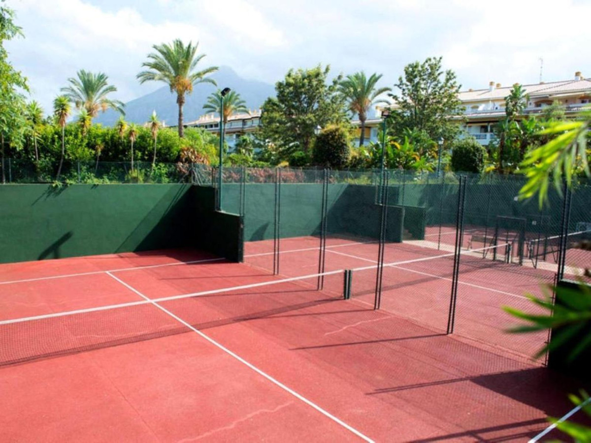 2 Bed Apartment for sale in Nueva Andalucía Costa Del Sol, Málaga, Spain