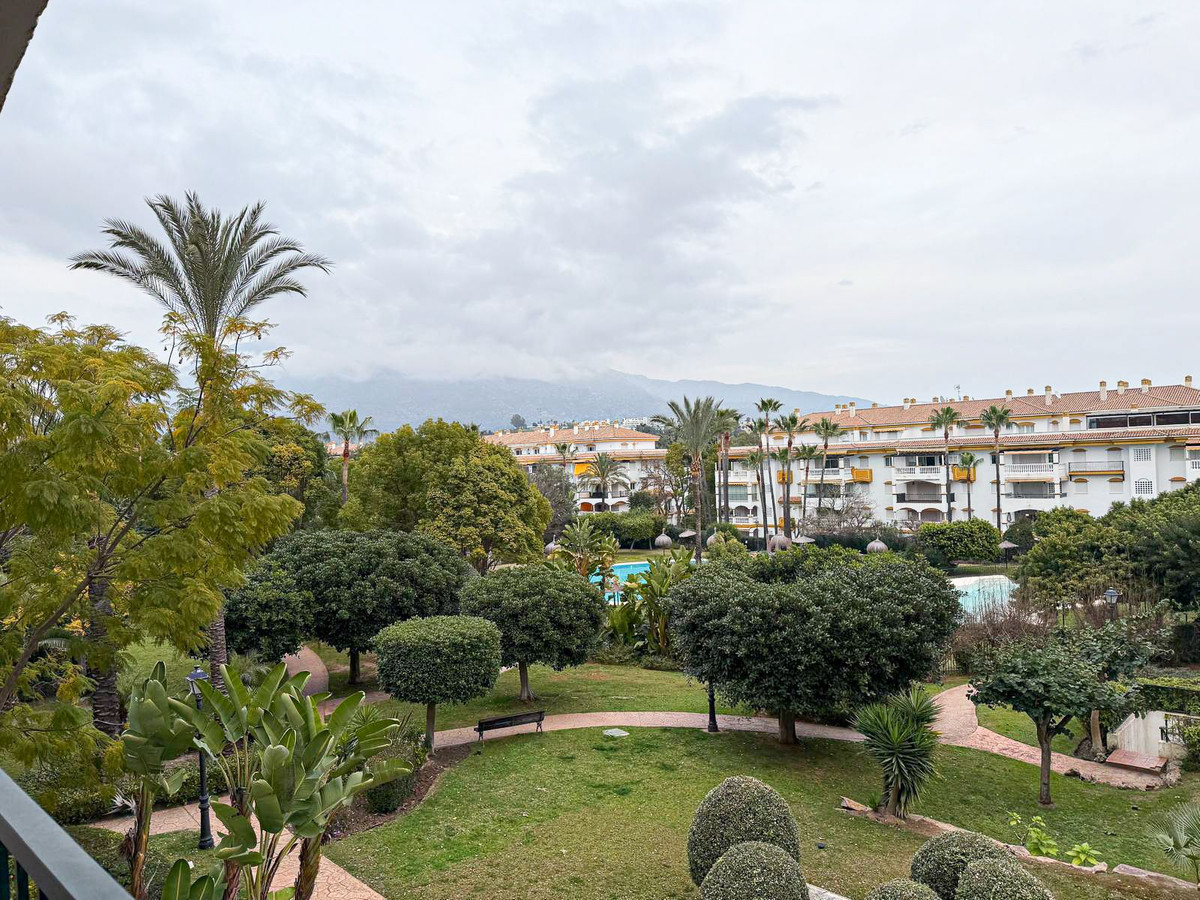 2 Bed Apartment for sale in Nueva Andalucía Costa Del Sol, Málaga, Spain