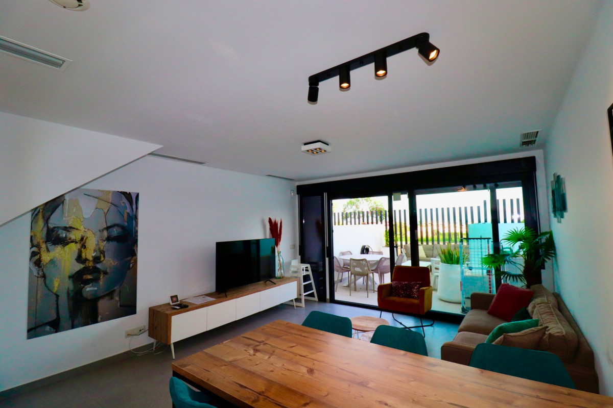 Se vende Apartamento Planta Baja de 3 dormitorios en Costa Blanca, Alicante, España