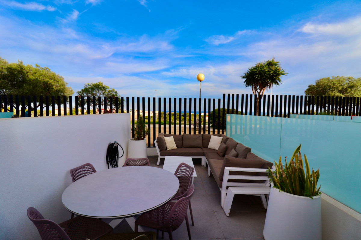 Se vende Apartamento Planta Baja de 3 dormitorios en Costa Blanca, Alicante, España