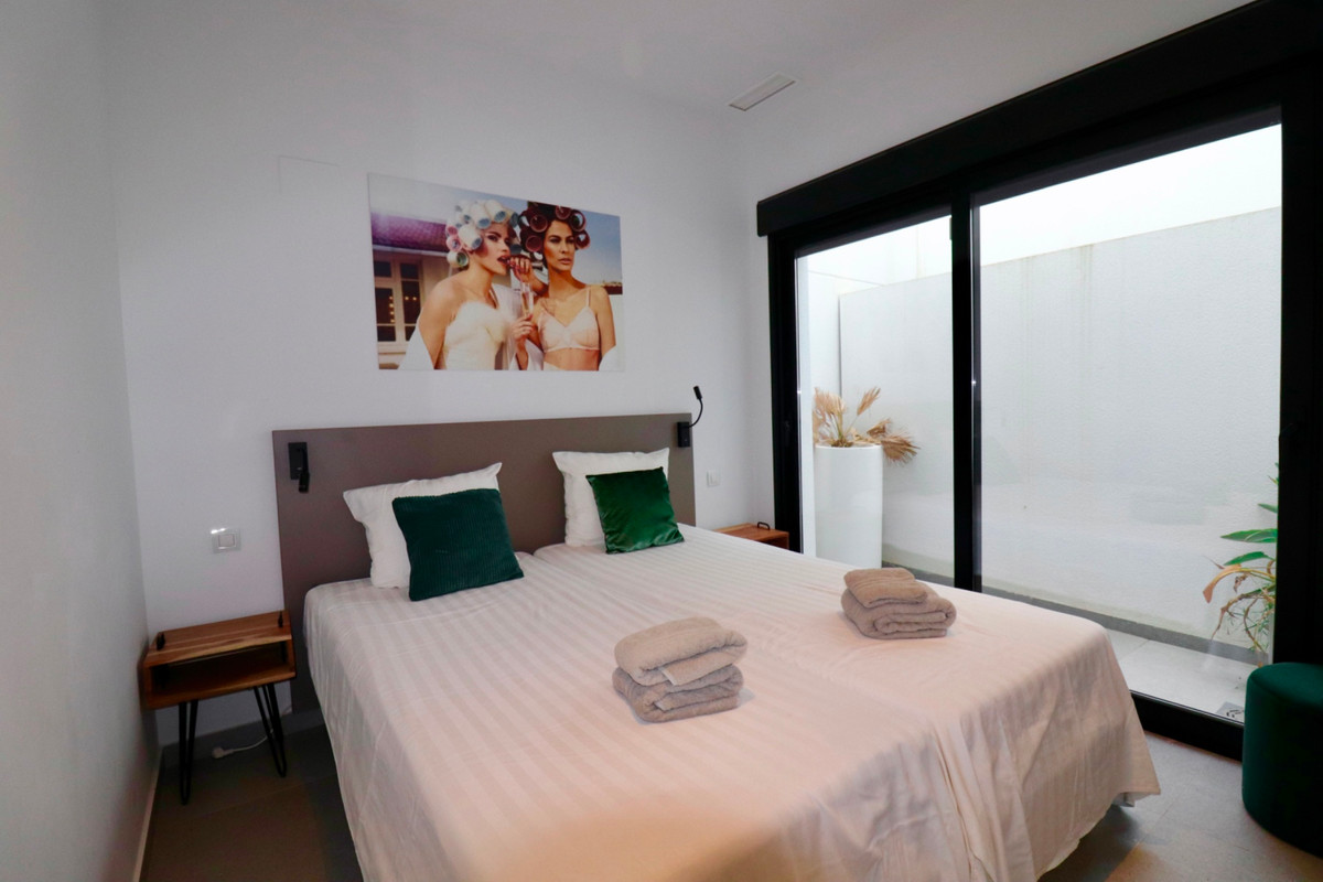 Se vende Apartamento Planta Baja de 3 dormitorios en Costa Blanca, Alicante, España