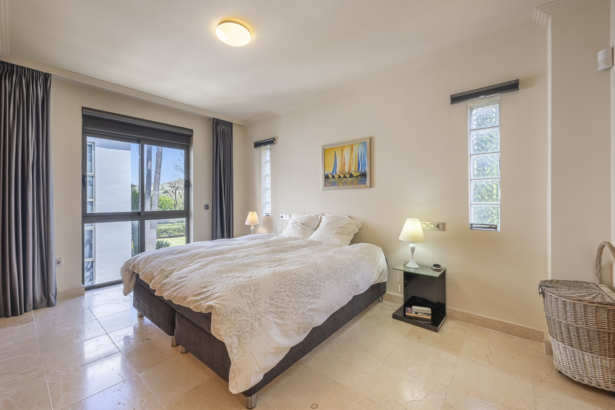 3 Bed Apartment for sale in Benahavís Costa Del Sol, Málaga, Spain