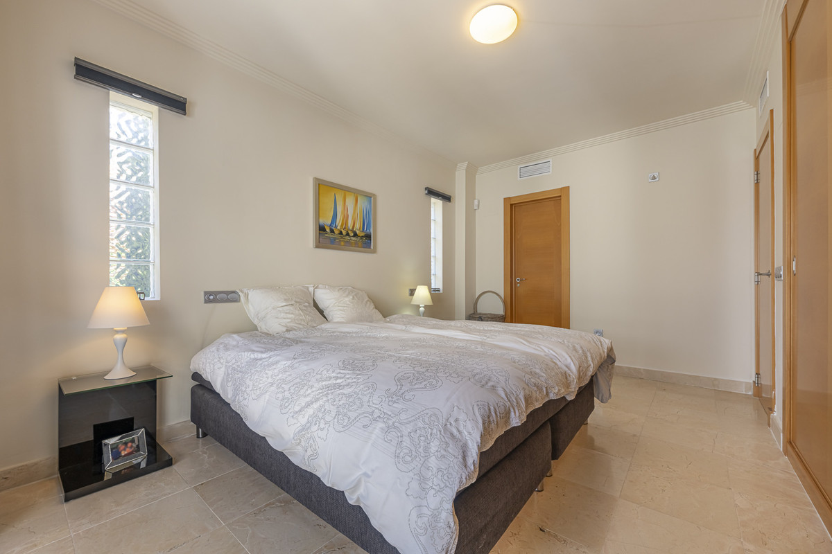 3 Bed Apartment for sale in Benahavís Costa Del Sol, Málaga, Spain