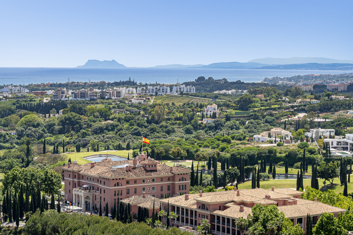 3 Bed Apartment for sale in Benahavís Costa Del Sol, Málaga, Spain