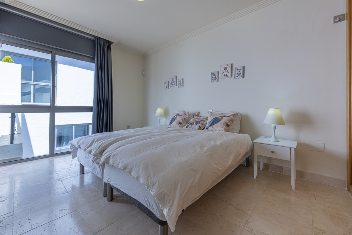 3 Bed Apartment for sale in Benahavís Costa Del Sol, Málaga, Spain
