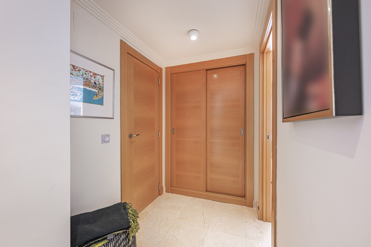 3 Bed Apartment for sale in Benahavís Costa Del Sol, Málaga, Spain