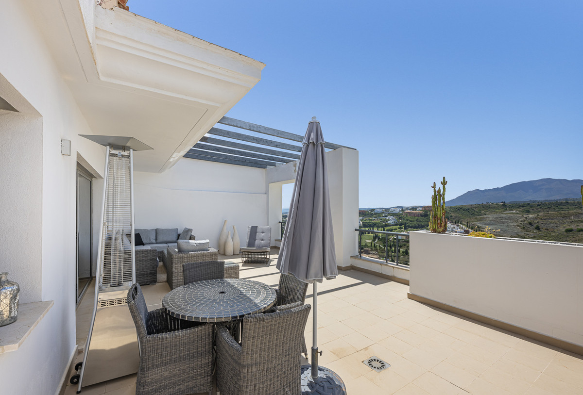 3 Bed Apartment for sale in Benahavís Costa Del Sol, Málaga, Spain