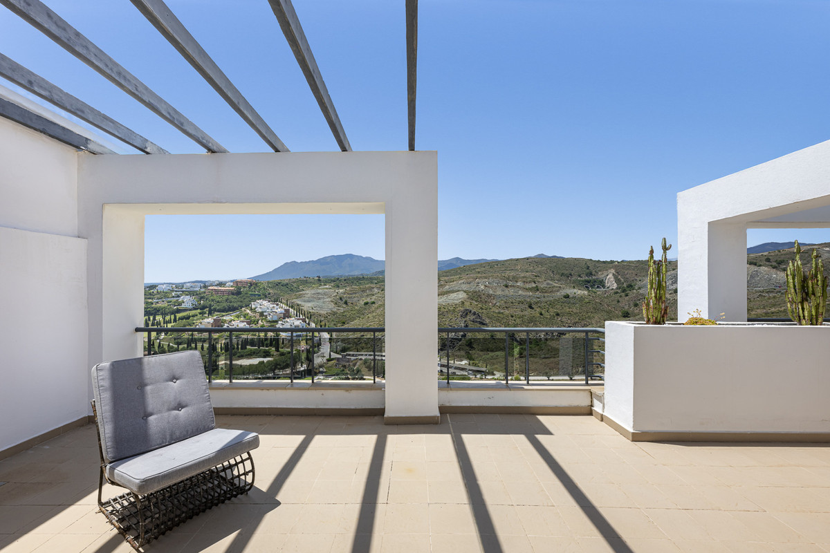 3 Bed Apartment for sale in Benahavís Costa Del Sol, Málaga, Spain