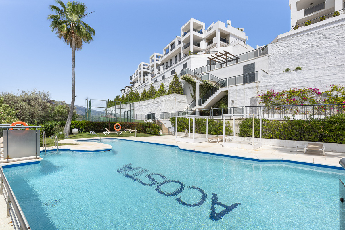3 Bed Apartment for sale in Benahavís Costa Del Sol, Málaga, Spain