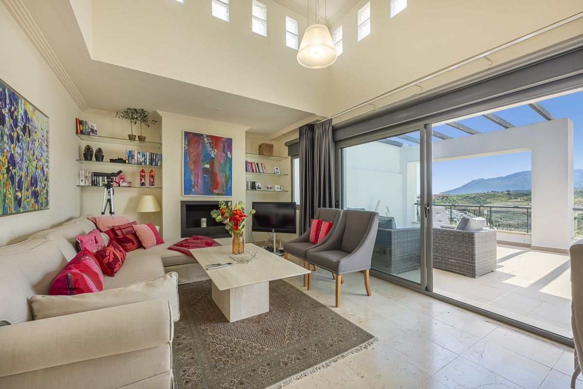 3 Bed Apartment for sale in Benahavís Costa Del Sol, Málaga, Spain