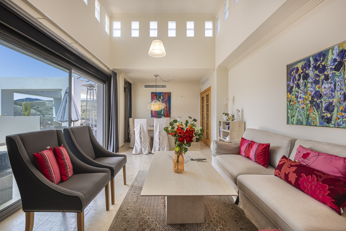 3 Bed Apartment for sale in Benahavís Costa Del Sol, Málaga, Spain