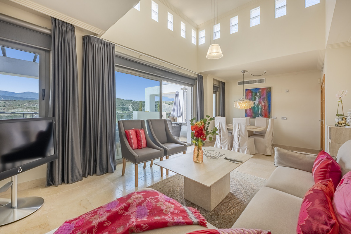 3 Bed Apartment for sale in Benahavís Costa Del Sol, Málaga, Spain