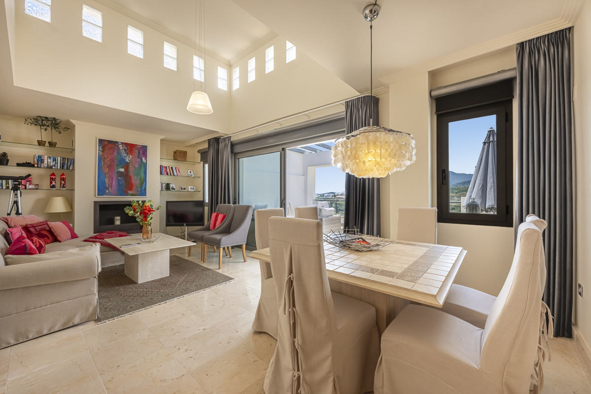 3 Bed Apartment for sale in Benahavís Costa Del Sol, Málaga, Spain