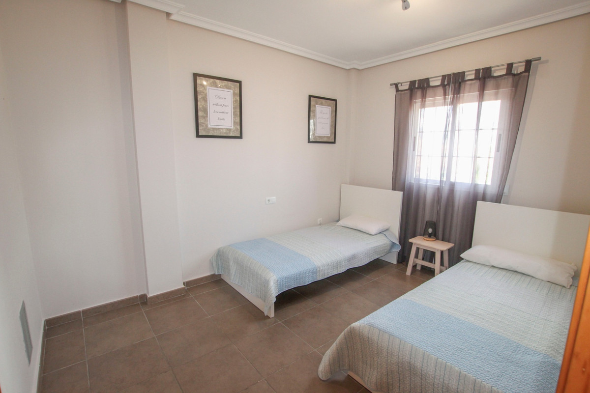 Se vende Pareada de 4 dormitorios en Costa Blanca, Alicante, España