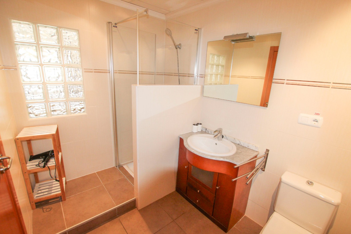 Se vende Pareada de 4 dormitorios en Costa Blanca, Alicante, España