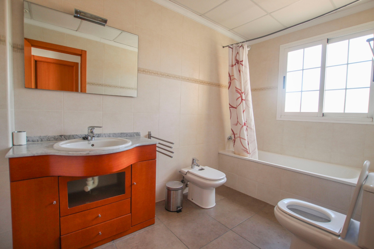 Se vende Pareada de 4 dormitorios en Costa Blanca, Alicante, España