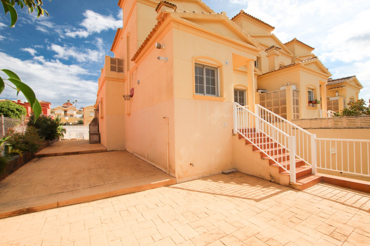 Se vende Pareada de 4 dormitorios en Costa Blanca, Alicante, España