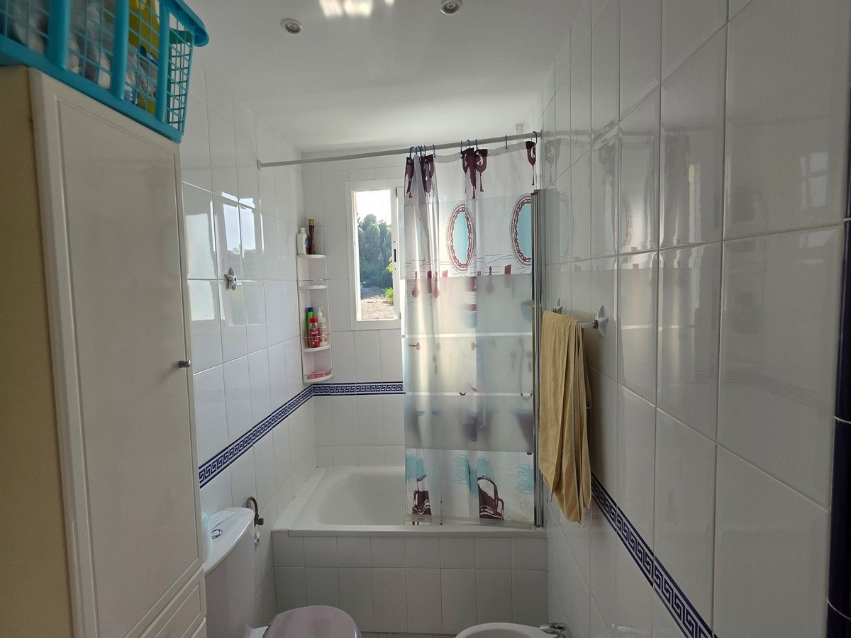 Se vende Apartamento Planta Media de 3 dormitorios en Costa Del Sol, Málaga, España