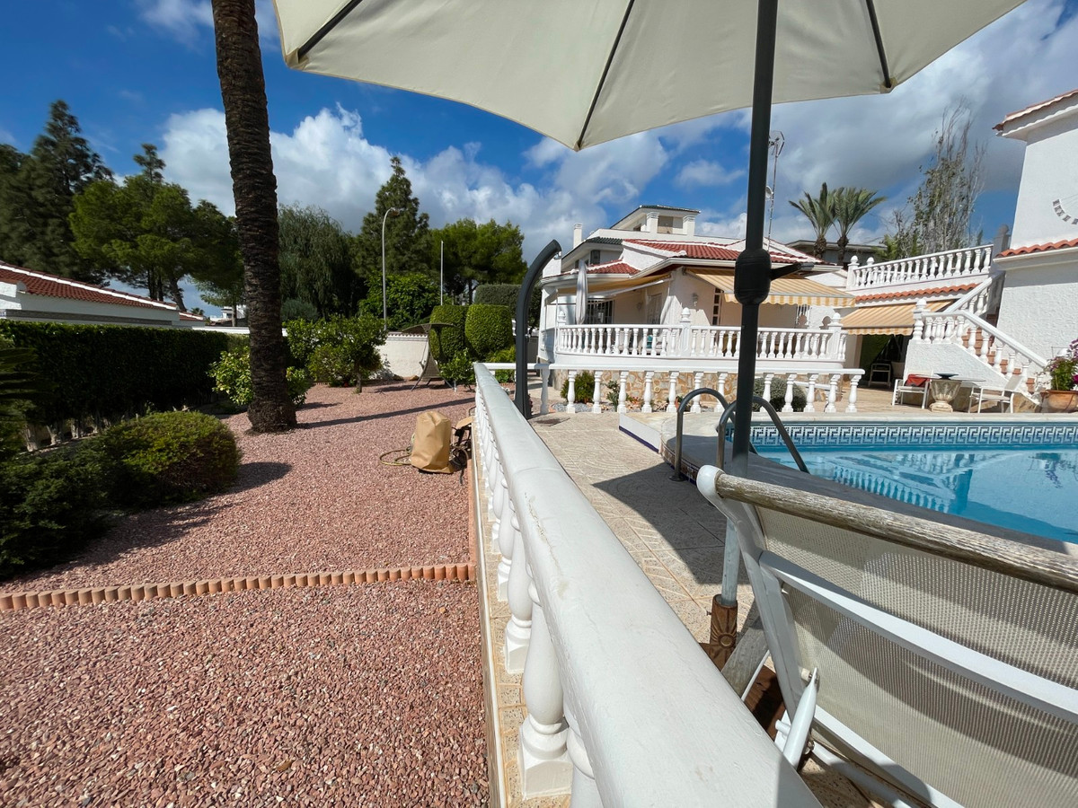 Se vende Villa - Chalet de 3 dormitorios en Costa Blanca, Alicante, España