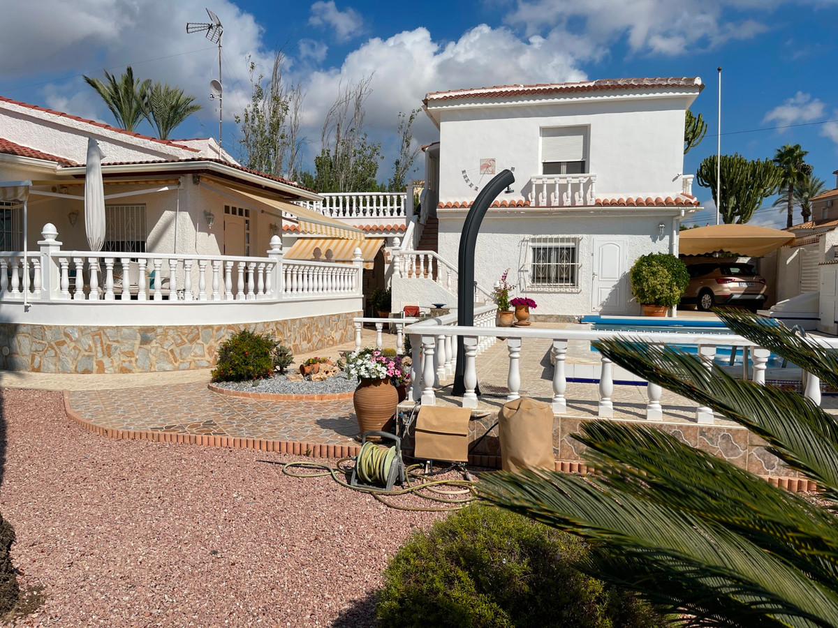 Se vende Villa - Chalet de 3 dormitorios en Costa Blanca, Alicante, España