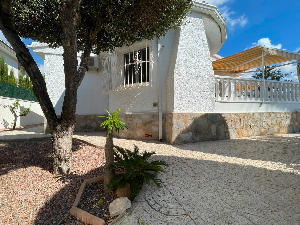 Se vende Villa - Chalet de 3 dormitorios en Costa Blanca, Alicante, España