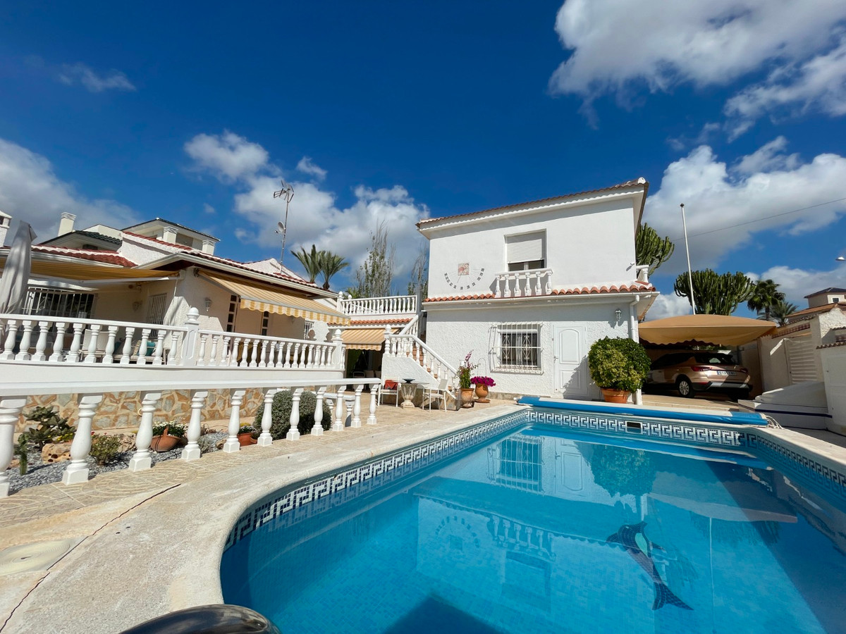 Se vende Villa - Chalet de 3 dormitorios en Costa Blanca, Alicante, España