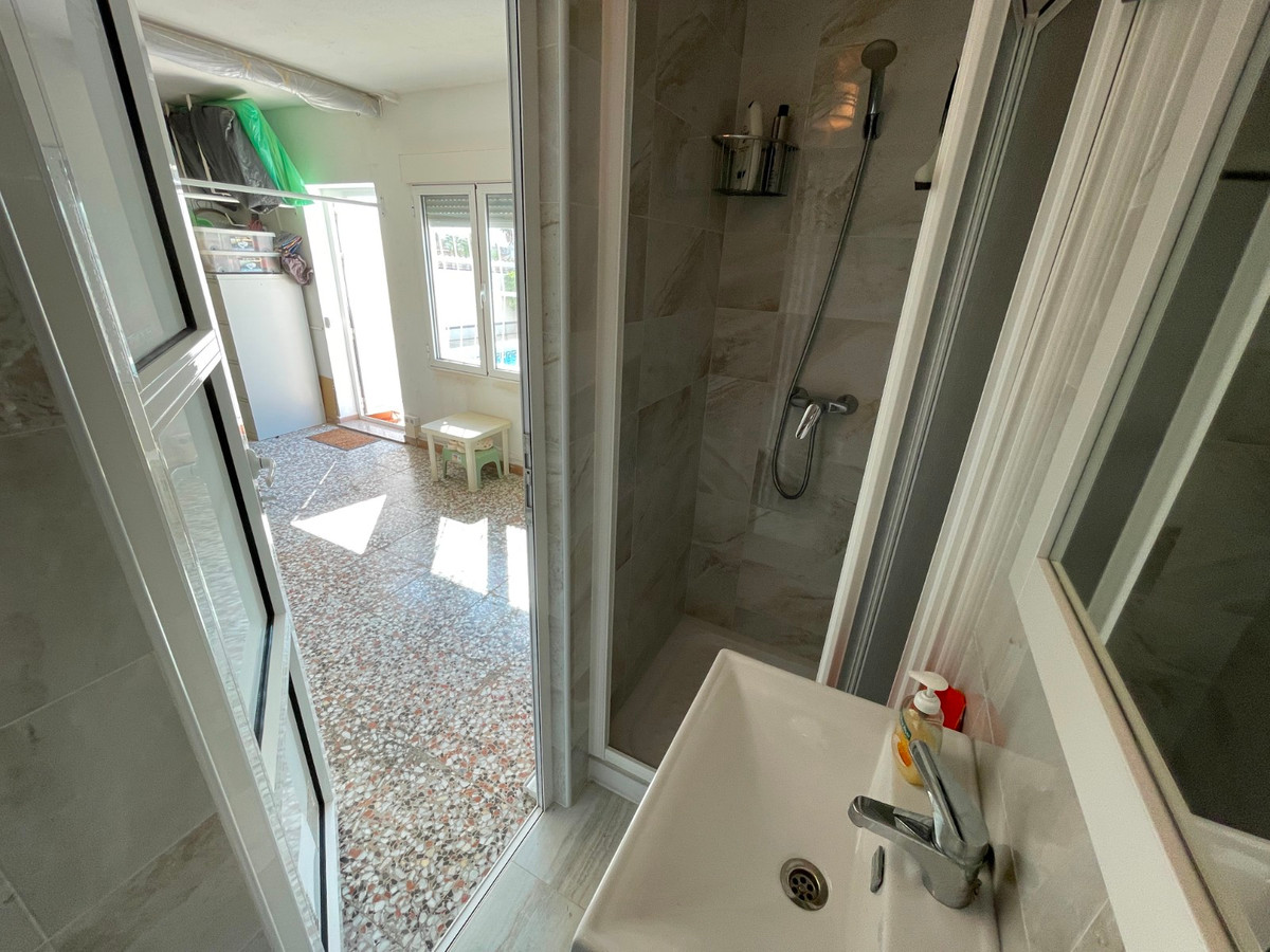 Se vende Villa - Chalet de 3 dormitorios en Costa Blanca, Alicante, España