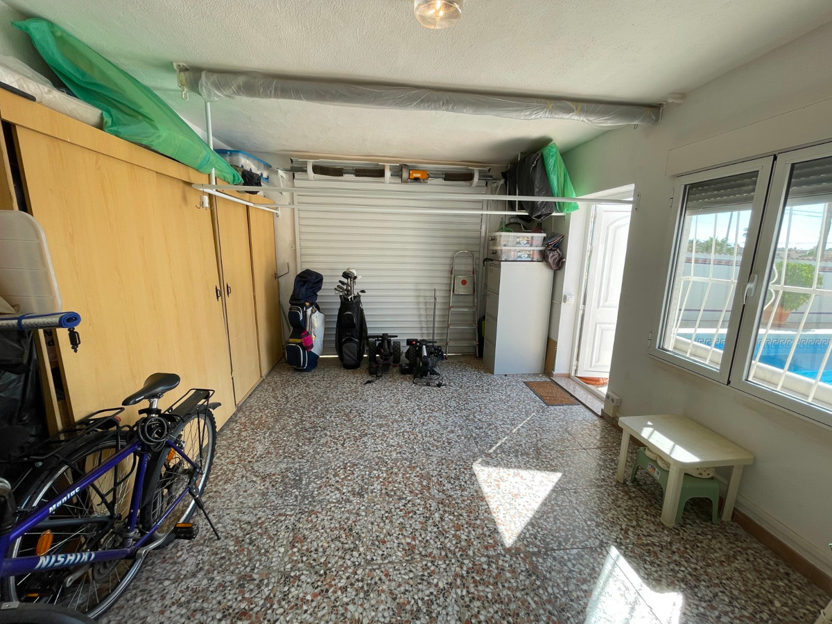Se vende Villa - Chalet de 3 dormitorios en Costa Blanca, Alicante, España
