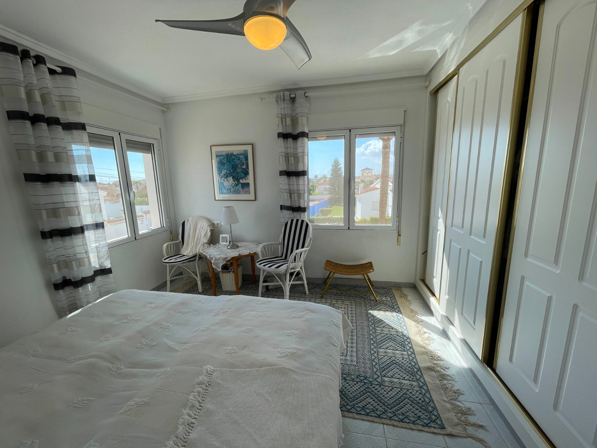 Se vende Villa - Chalet de 3 dormitorios en Costa Blanca, Alicante, España