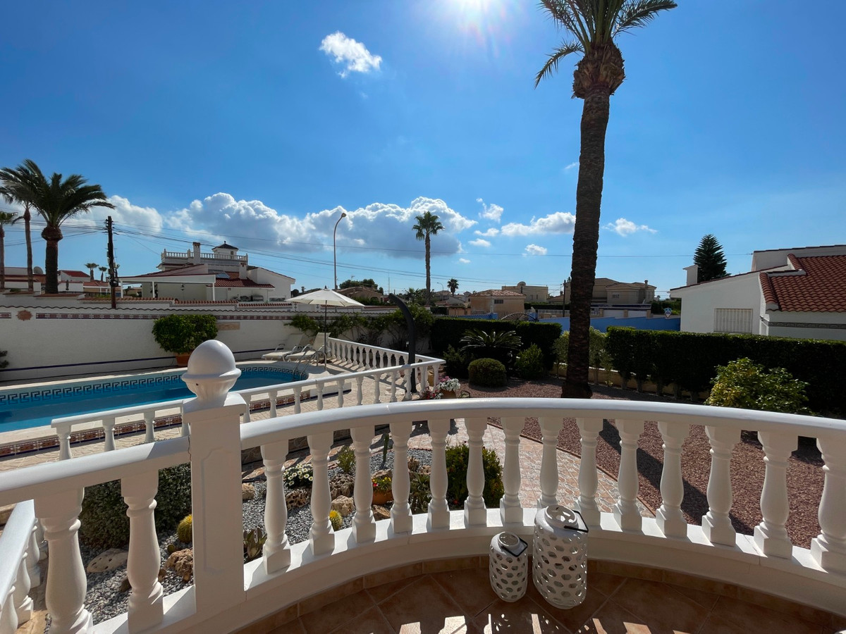 Se vende Villa - Chalet de 3 dormitorios en Costa Blanca, Alicante, España