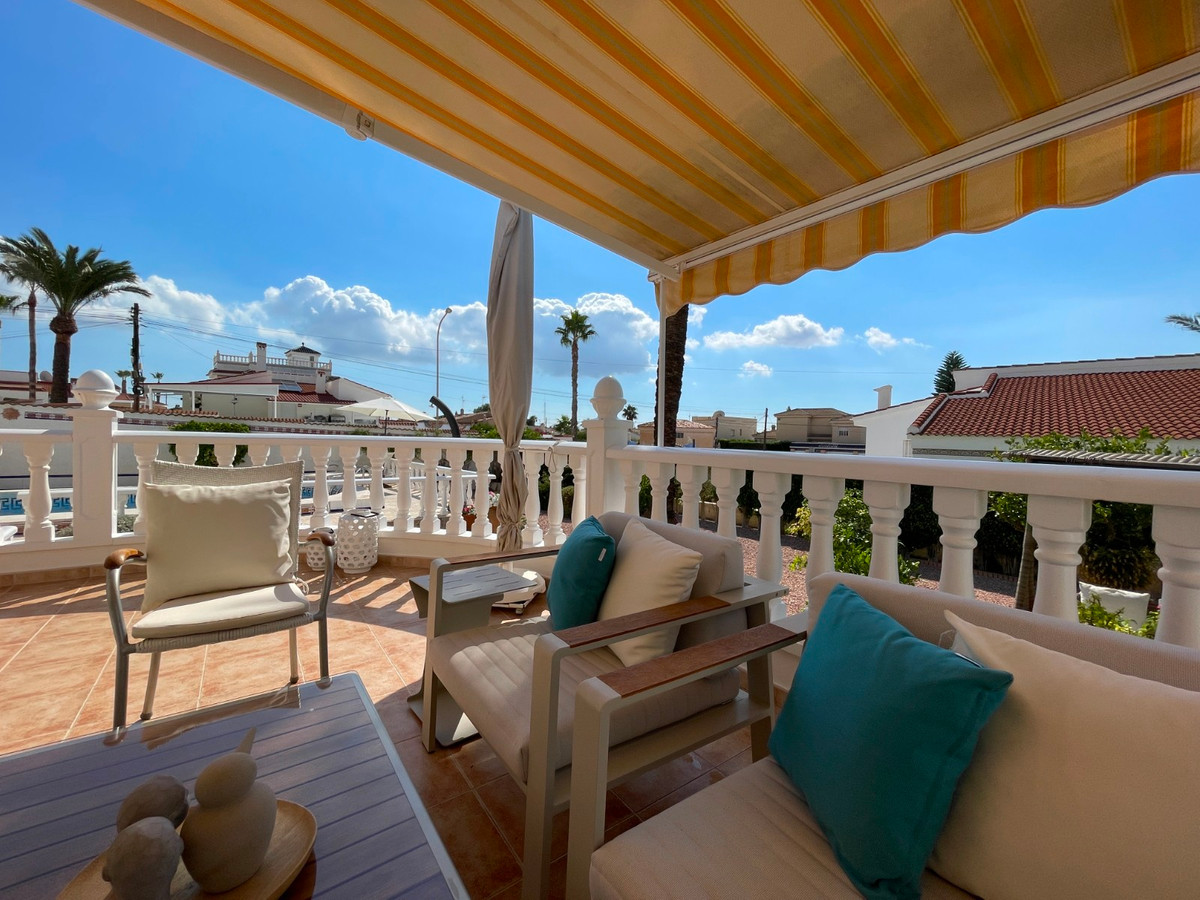 Se vende Villa - Chalet de 3 dormitorios en Costa Blanca, Alicante, España