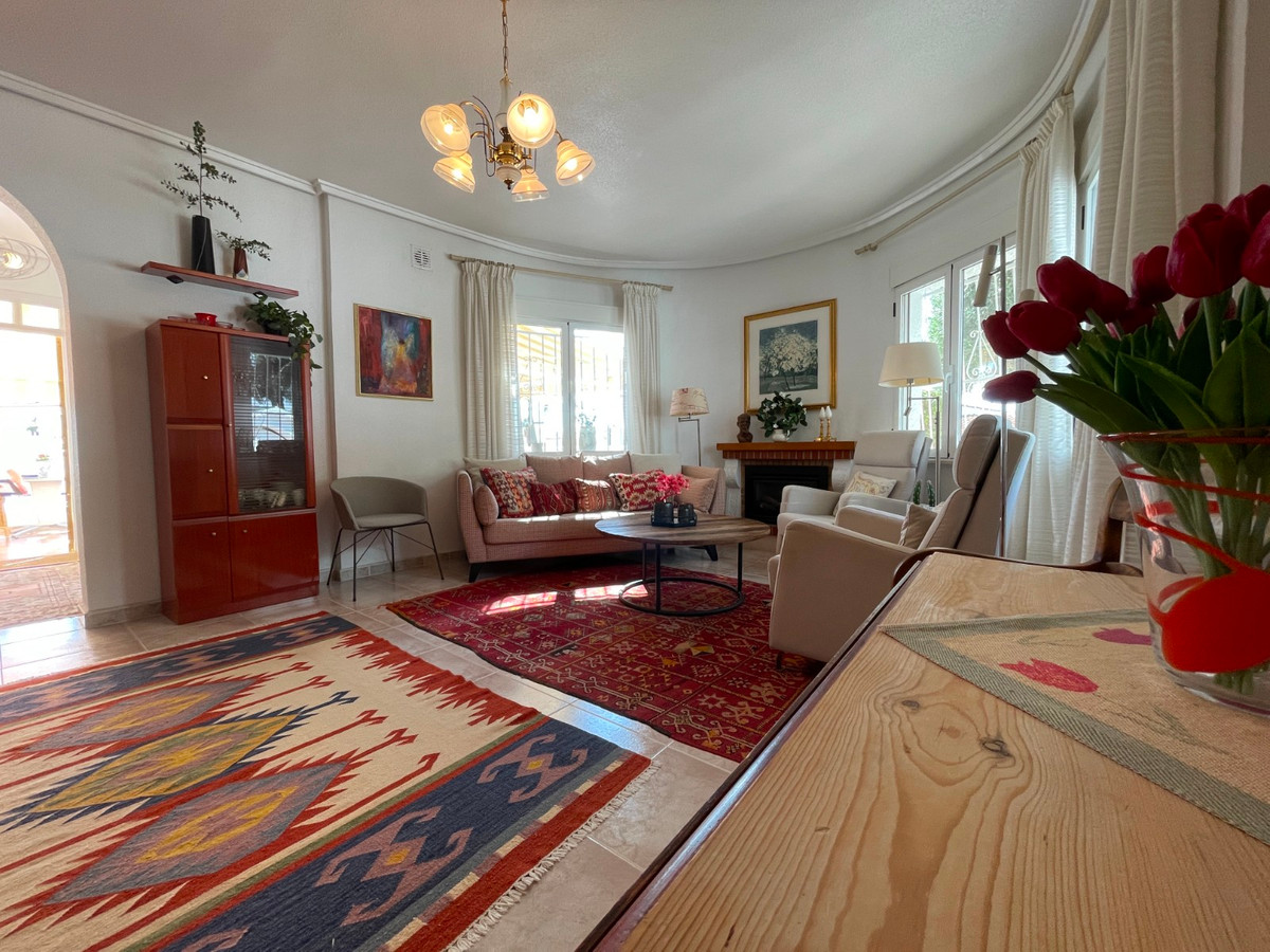 Se vende Villa - Chalet de 3 dormitorios en Costa Blanca, Alicante, España