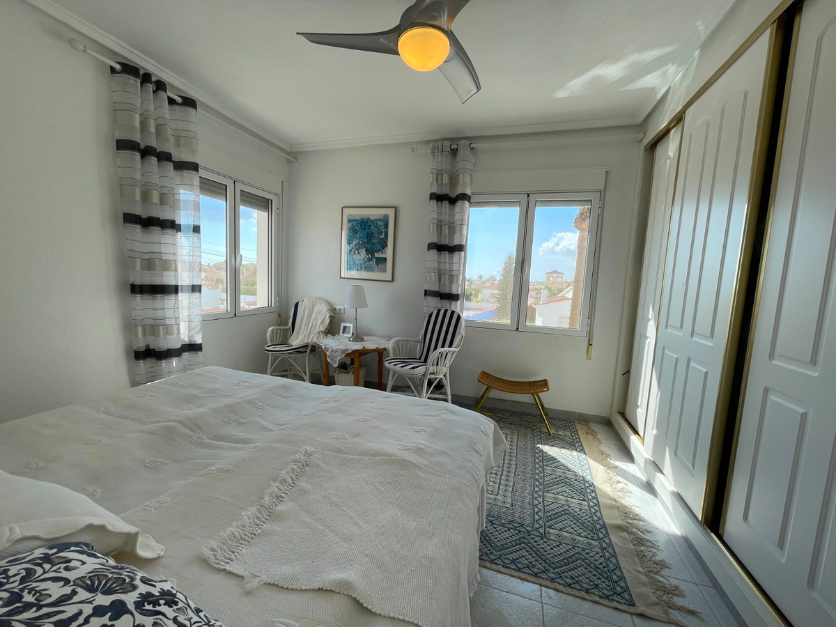 Se vende Villa - Chalet de 3 dormitorios en Costa Blanca, Alicante, España