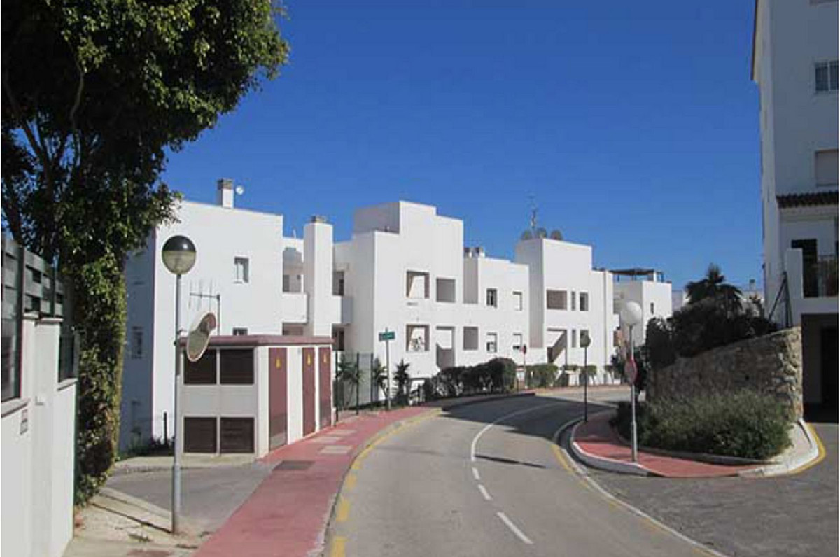 Se vende Apartamento Planta Media de 2 dormitorios en Costa Del Sol, Málaga, España