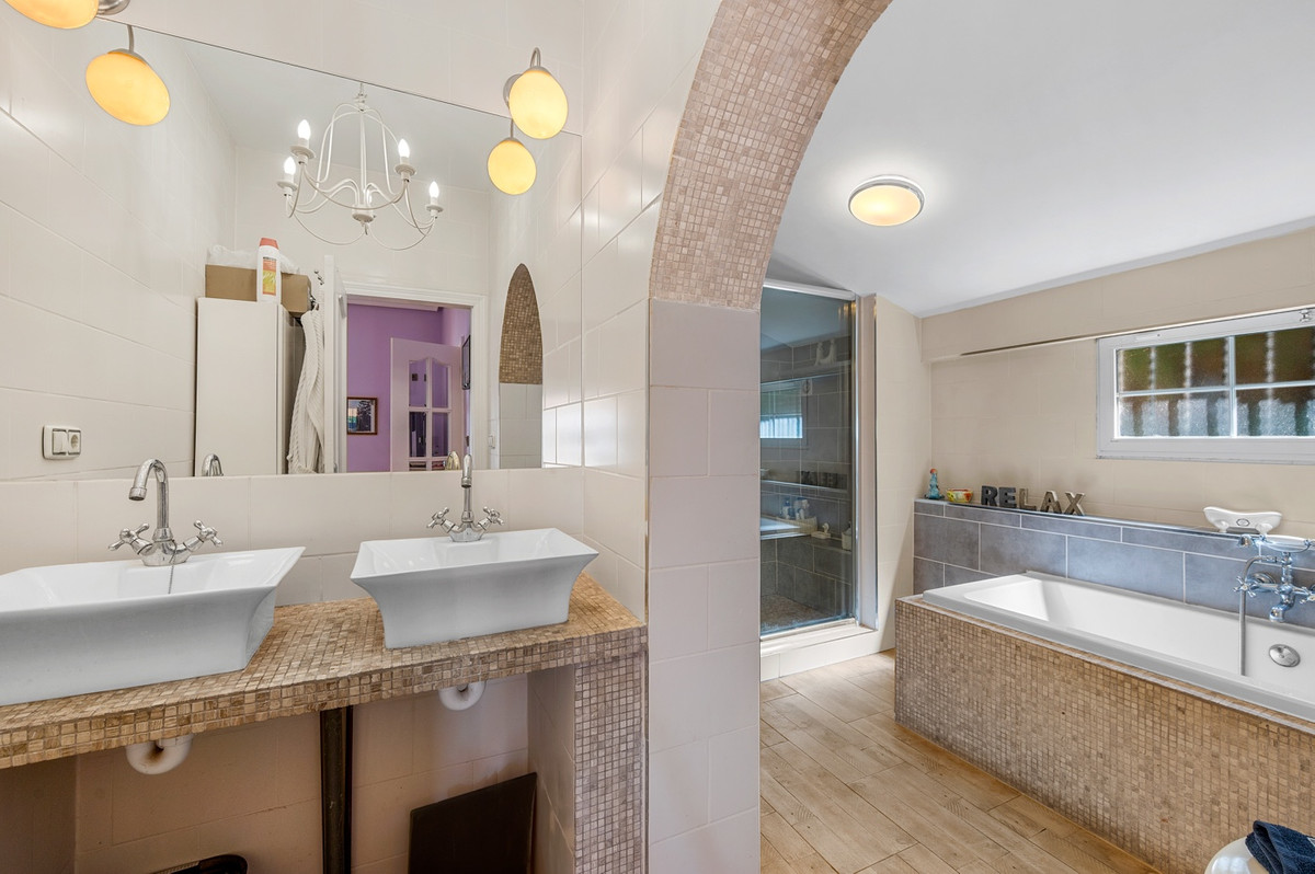 Se vende Finca - Cortijo de 6 dormitorios en Costa Blanca, Alicante, España