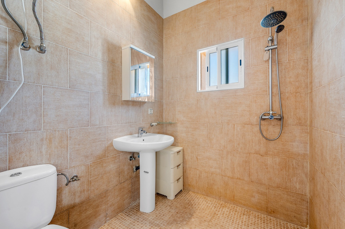 Se vende Finca - Cortijo de 6 dormitorios en Costa Blanca, Alicante, España