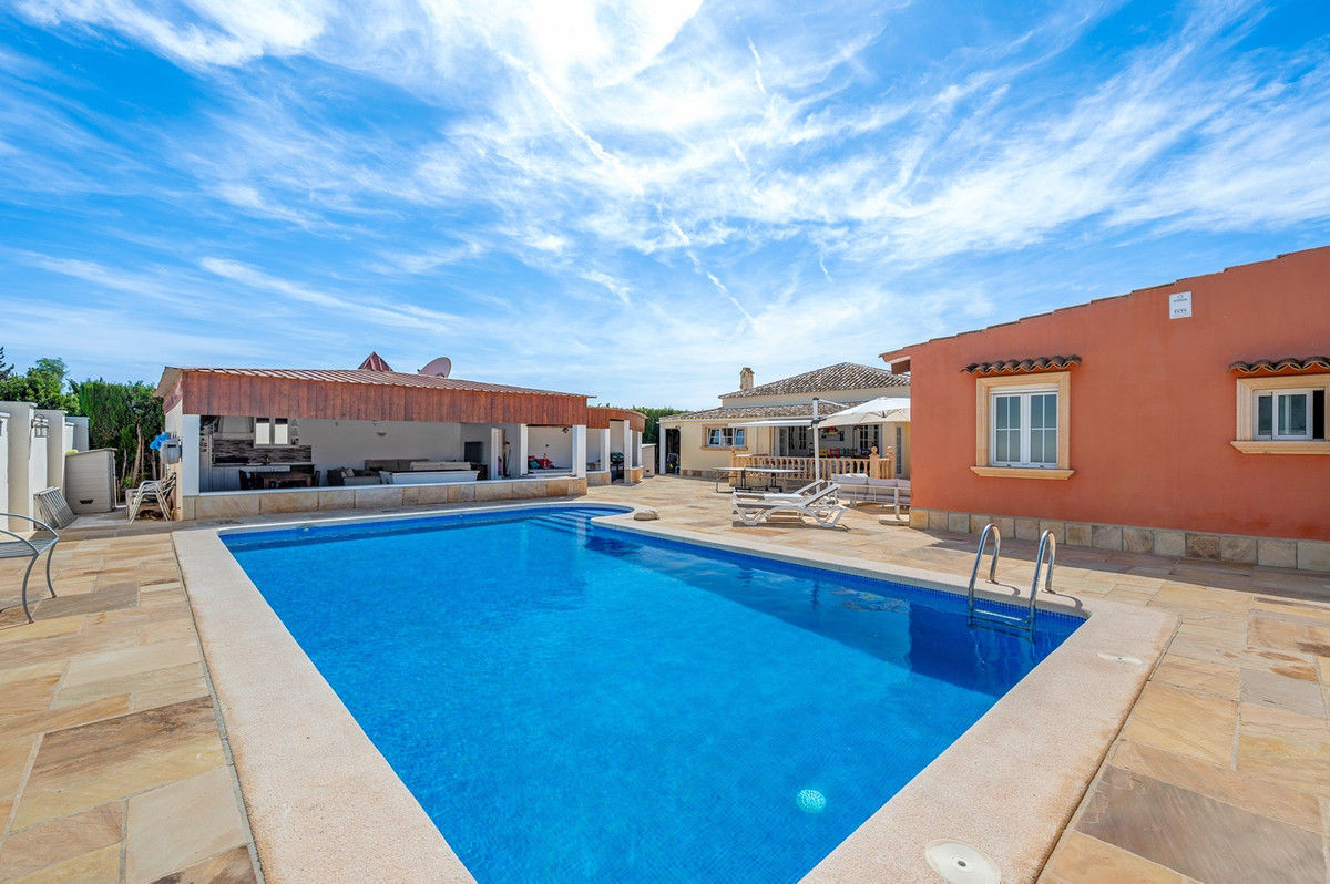Se vende Finca - Cortijo de 6 dormitorios en Costa Blanca, Alicante, España