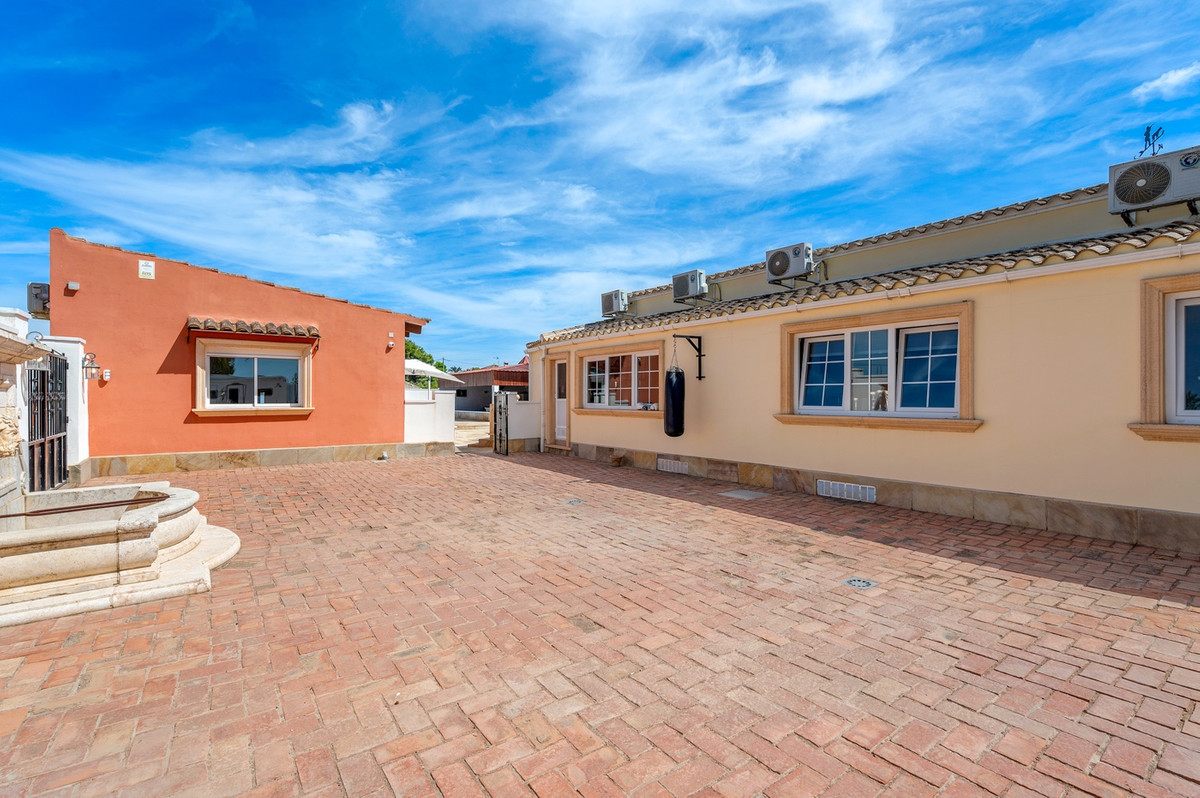 Se vende Finca - Cortijo de 6 dormitorios en Costa Blanca, Alicante, España