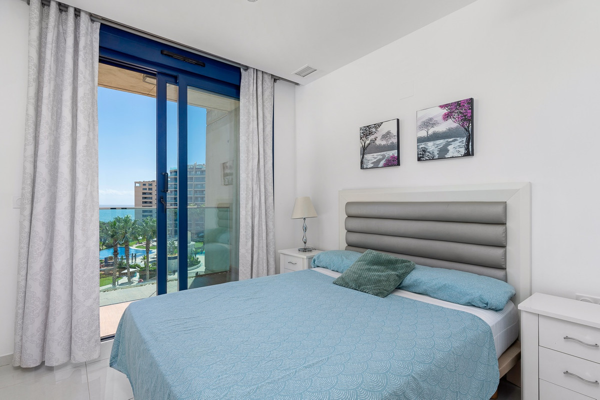 Se vende Apartamento Planta Media de 2 dormitorios en Costa Blanca, Alicante, España