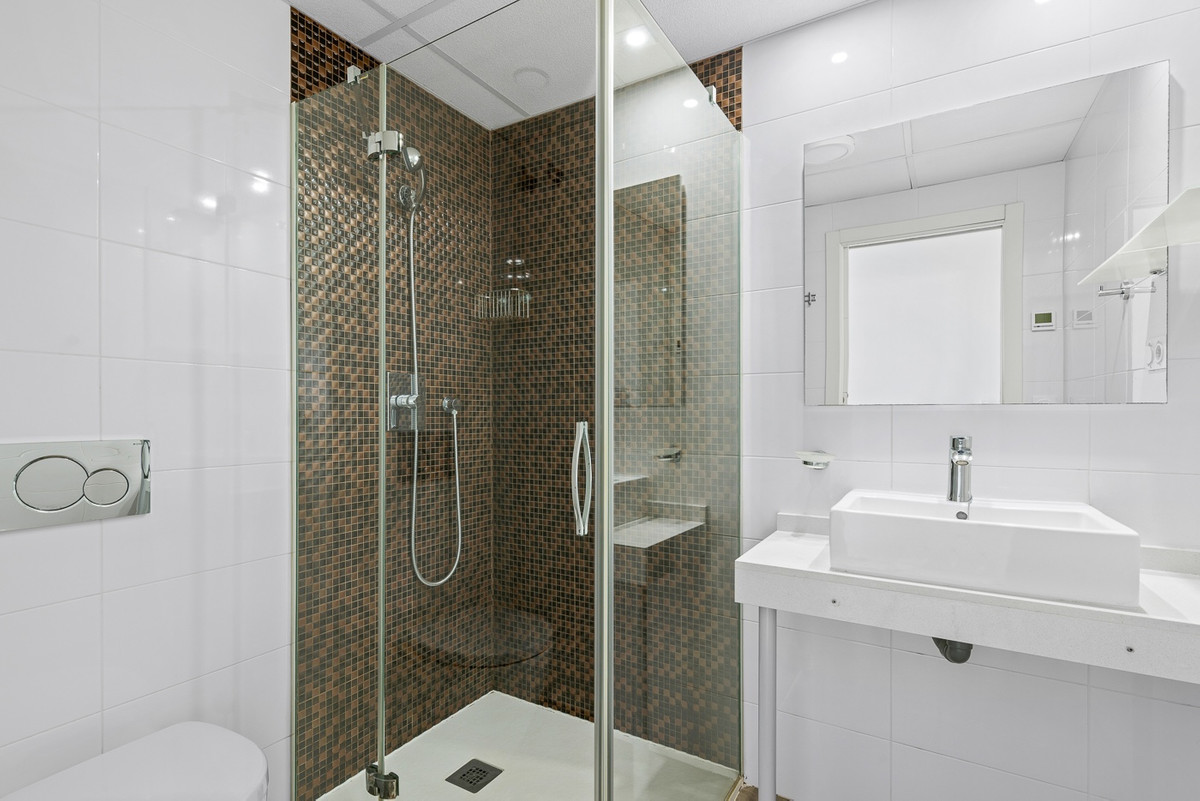 Se vende Apartamento Planta Media de 2 dormitorios en Costa Blanca, Alicante, España
