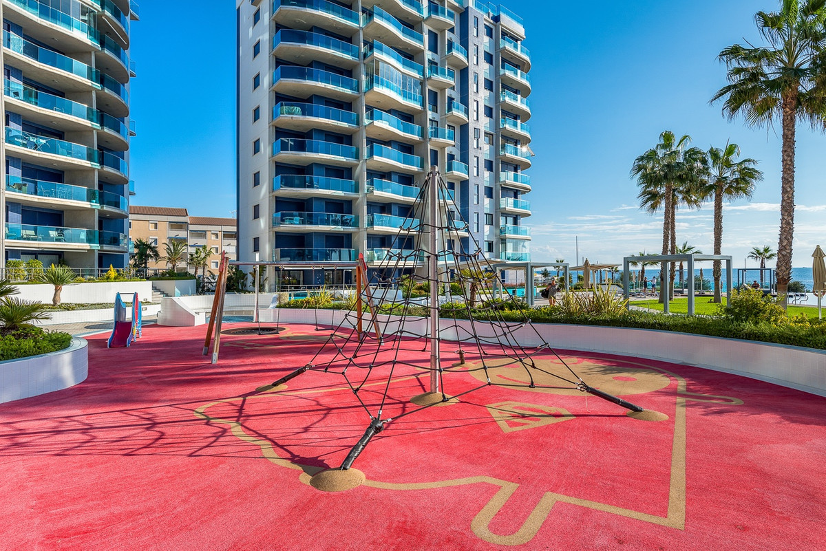 Se vende Apartamento Planta Media de 2 dormitorios en Costa Blanca, Alicante, España