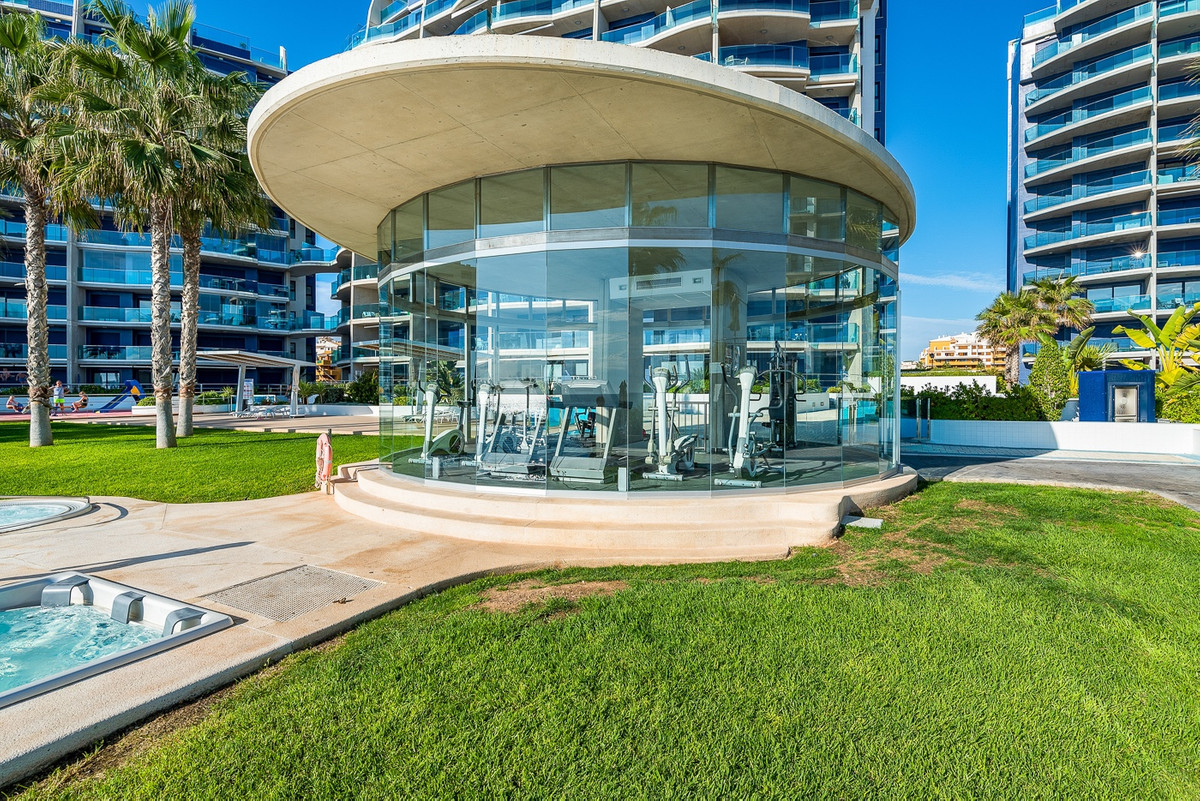 Se vende Apartamento Planta Media de 2 dormitorios en Costa Blanca, Alicante, España