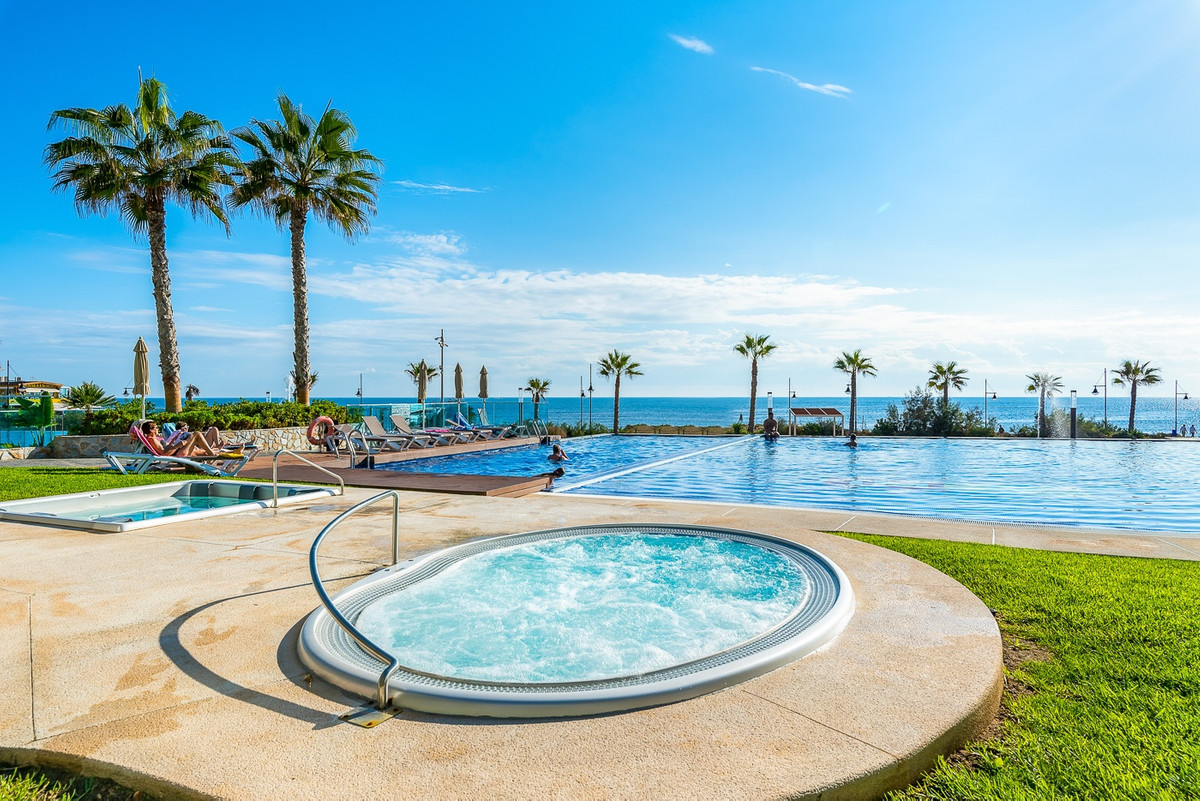 Se vende Apartamento Planta Media de 2 dormitorios en Costa Blanca, Alicante, España