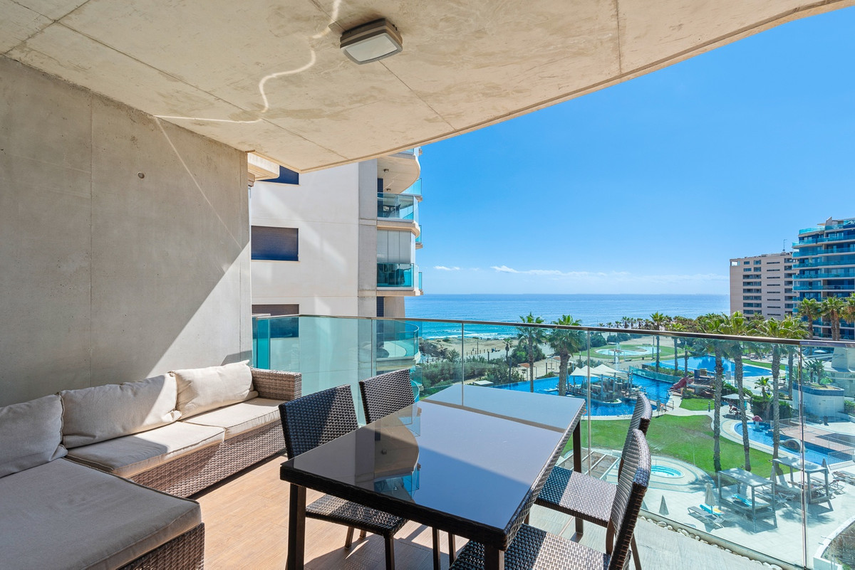 Se vende Apartamento Planta Media de 2 dormitorios en Costa Blanca, Alicante, España
